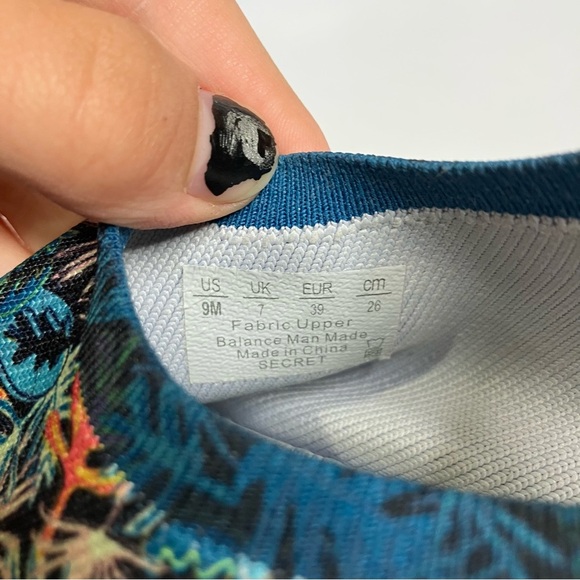 Bzees secret multicolored sling back wedge sandals women’s size 9 casual - Picture 9 of 9